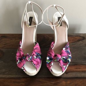 Joan & David Open Toe Wedge - Size 8.5